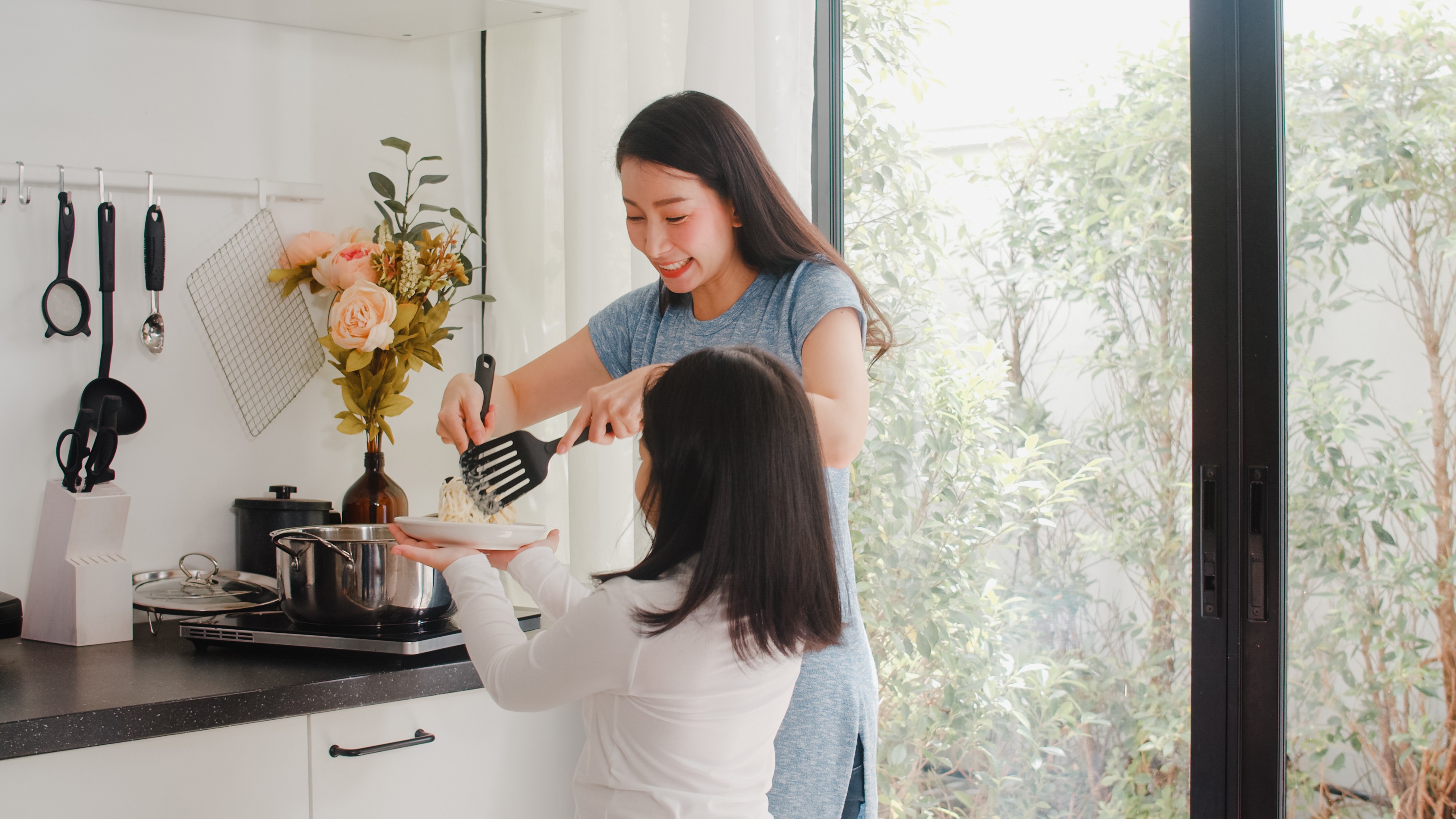 komunikasi dengan anak, cara memanggil anak, pola asuh positif, tips komunikasi keluarga, Bunda, si Kecil